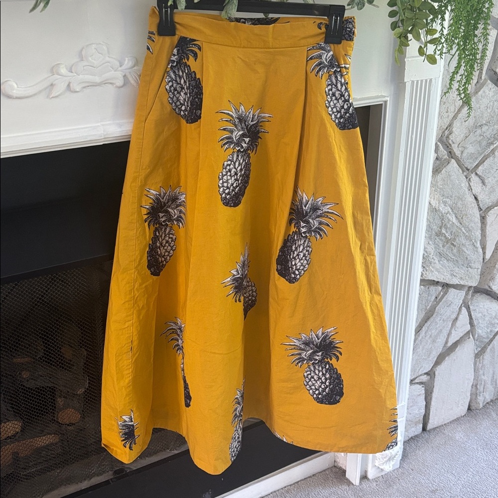 Ann Taylor Yellow and Black Patterned Skirt